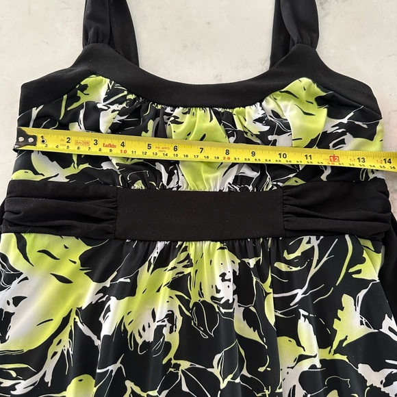 Beautiful knee length La Belle Dress size small - Picture 5 of 6